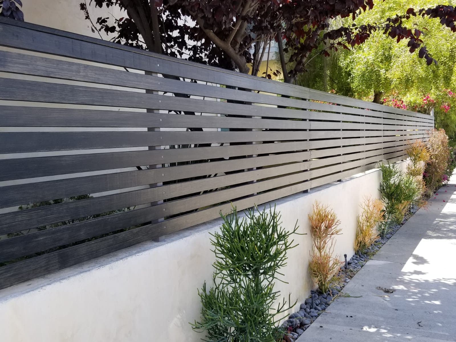 MODERN SLAT FENCING